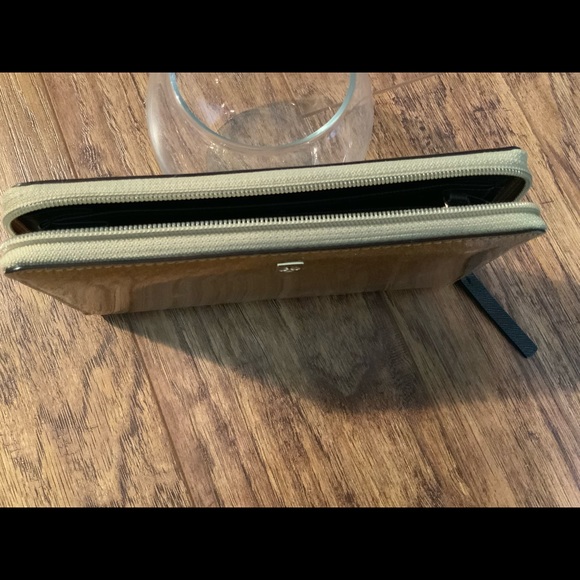 Kate Spade wallet - Picture 7 of 10